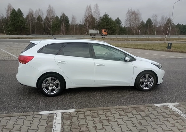 Kia Ceed cena 27500 przebieg: 204000, rok produkcji 2014 z Człuchów małe 326